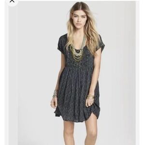 Free People Black Printed V-Neck Tunic Size xs